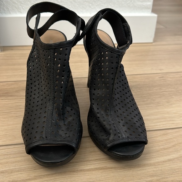 AUDREY BROOKE Peep Toe Rocker Heel with Velcro Strap - Never worn - Picture 2 of 5